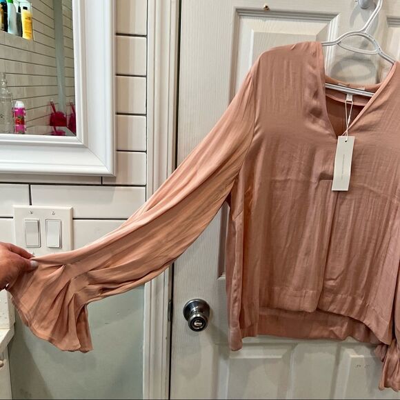 Adyson Parker V-neck Pleated Blouse with poet sleeves SzXL - Picture 4 of 13